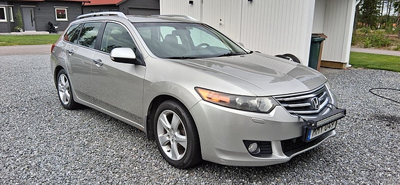 Honda Accord 2 of 5