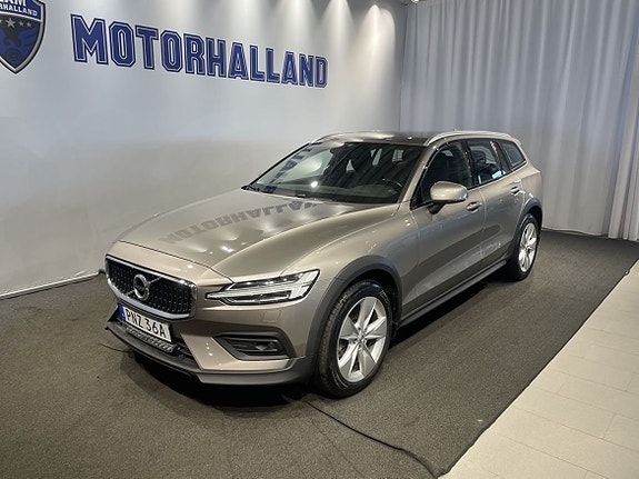 Volvo V60 Cross Country 4 of 5