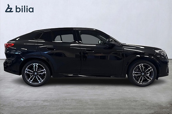 BMW iX2 16 of 18