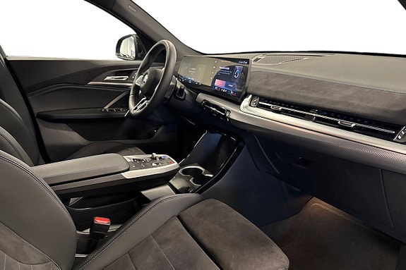 BMW iX2 6 of 18