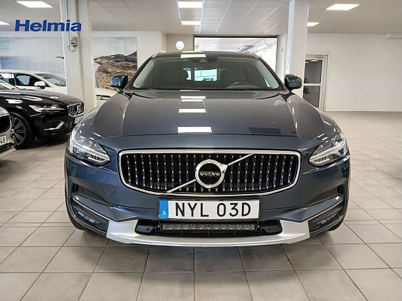 Volvo V90 Cross Country 4 of 5