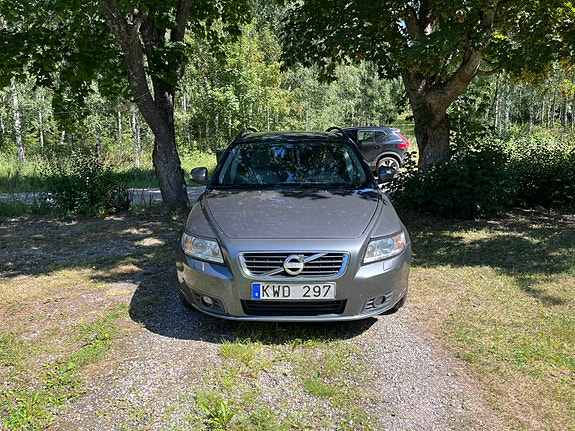 Volvo V50 2 of 5