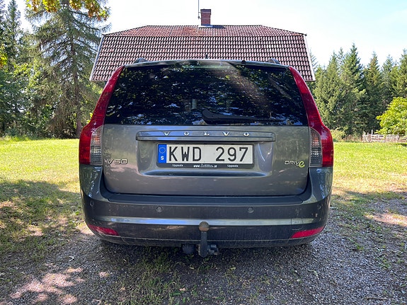 Volvo V50 4 of 5