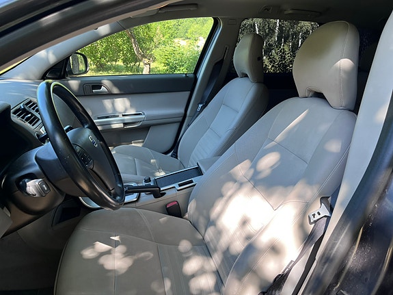 Volvo V50 5 of 5