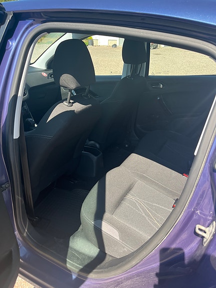 Peugeot 208 11 of 12