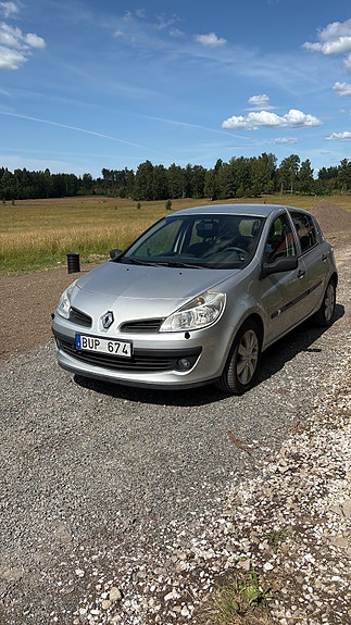 Renault Clio 2 of 5