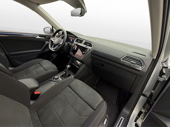 Volkswagen Tiguan 16 of 30