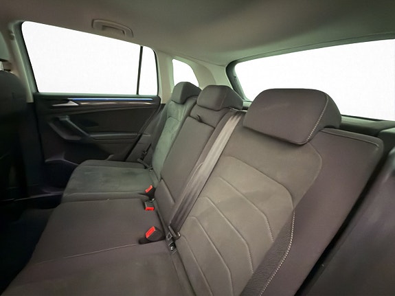 Volkswagen Tiguan 18 of 30