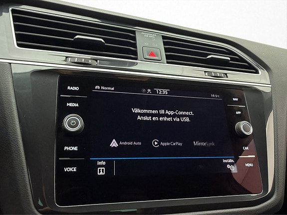 Volkswagen Tiguan 28 of 30
