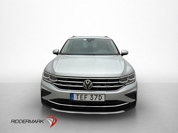 Volkswagen Tiguan 2 of 5