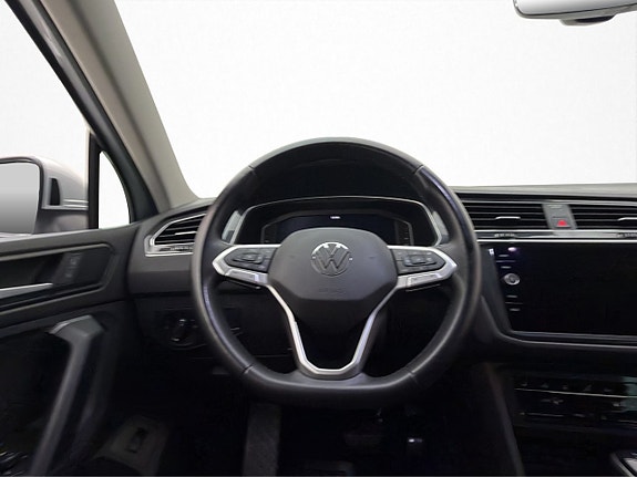 Volkswagen Tiguan 15 of 30