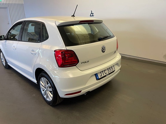 Volkswagen Polo 12 of 12