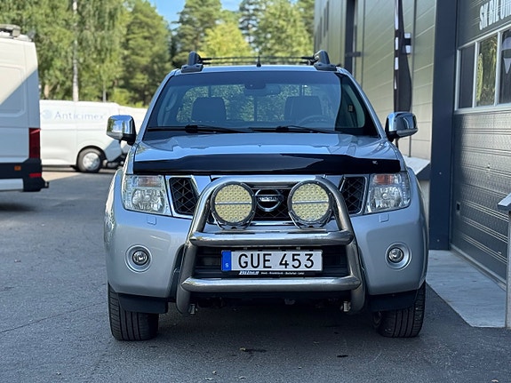 Nissan Navara 2 of 5