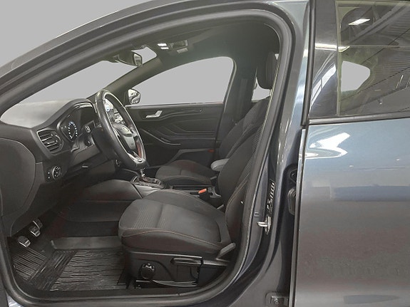 Ford Focus 9 of 16