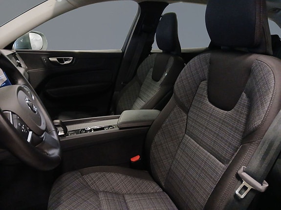 Volvo XC60 7 of 14