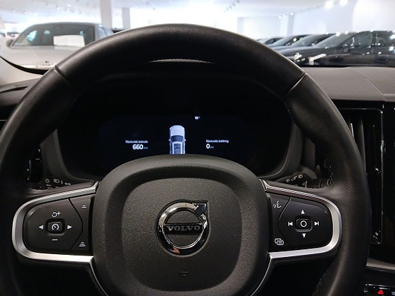 Volvo XC60 13 of 14