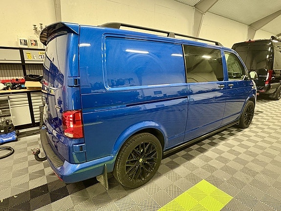 Volkswagen Transporter 3 of 5