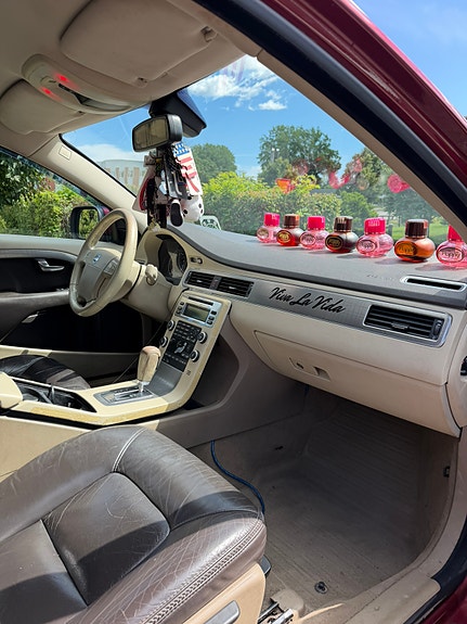 Volvo XC70 10 of 10