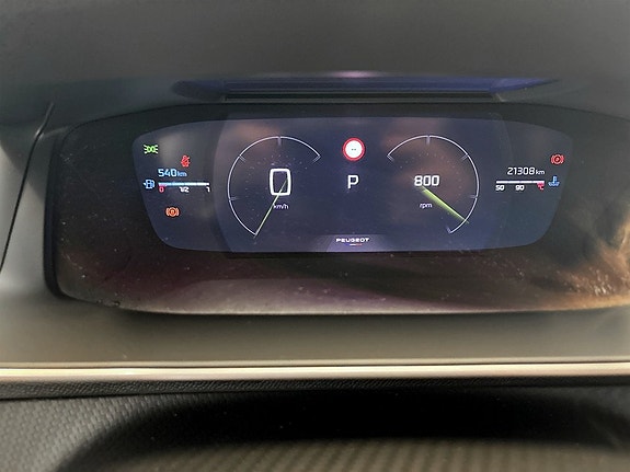 Peugeot 2008 9 of 18
