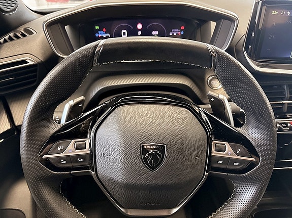 Peugeot 2008 8 of 18