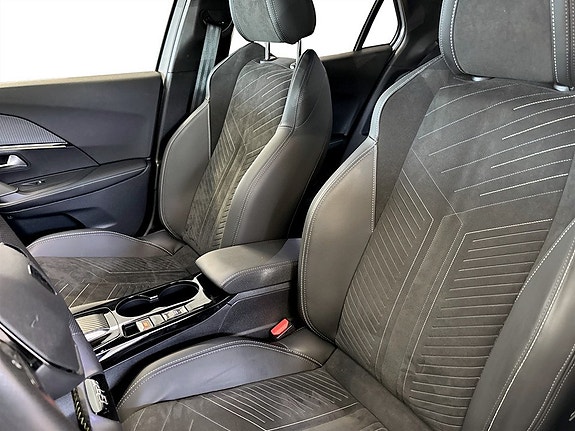 Peugeot 2008 5 of 18