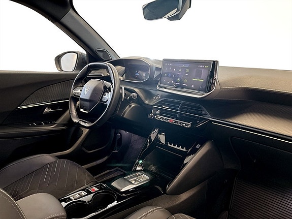 Peugeot 2008 14 of 18