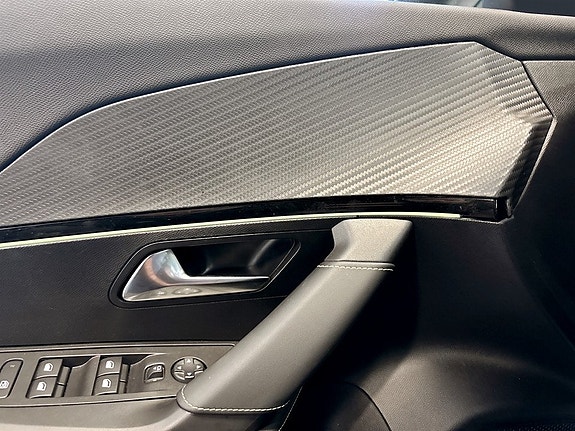 Peugeot 2008 6 of 18