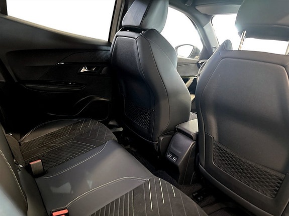Peugeot 2008 15 of 18