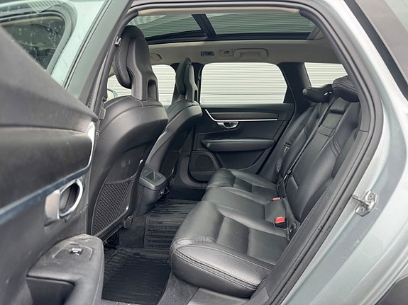 Volvo V90 Cross Country 22 of 24