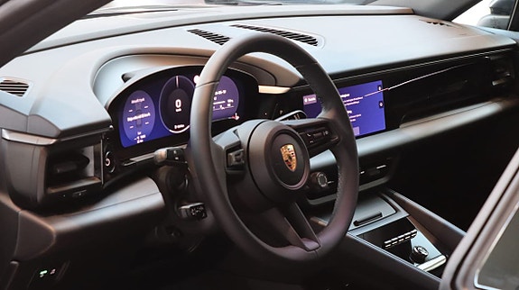 Porsche Macan 4 7 of 10
