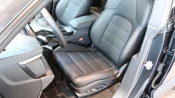 Porsche Macan 4 9 of 10