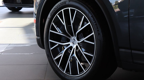 Porsche Macan 4 10 of 10