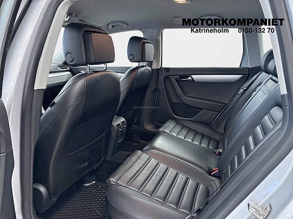 Volkswagen Passat Alltrack 9 of 15