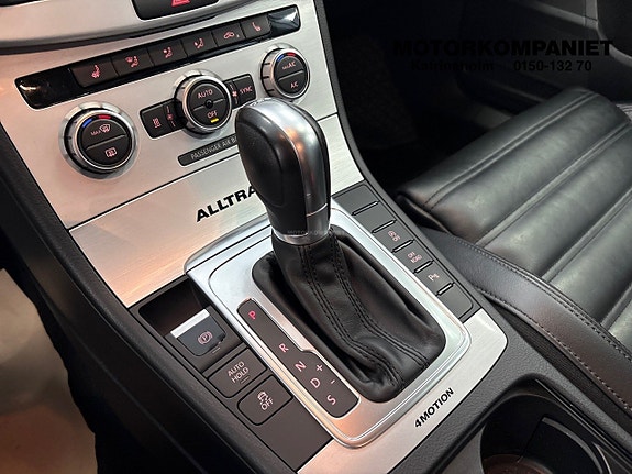 Volkswagen Passat Alltrack 12 of 15