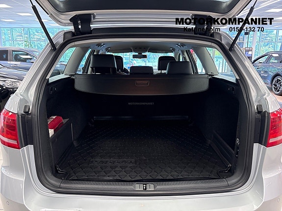 Volkswagen Passat Alltrack 14 of 15