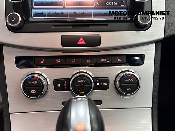Volkswagen Passat Alltrack 13 of 15