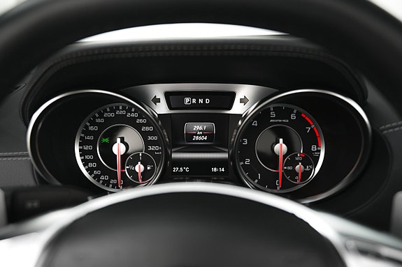 Mercedes-Benz SL63 17 of 26