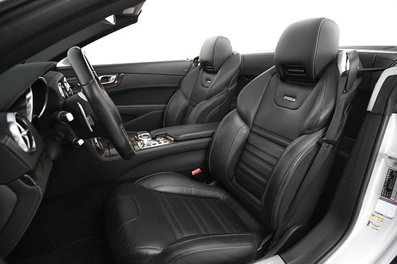 Mercedes-Benz SL63 14 of 26