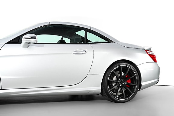 Mercedes-Benz SL63 8 of 26