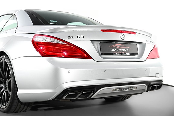 Mercedes-Benz SL63 10 of 26