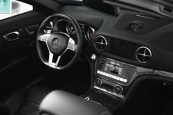 Mercedes-Benz SL63 24 of 26