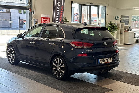 Hyundai i30 2 of 5