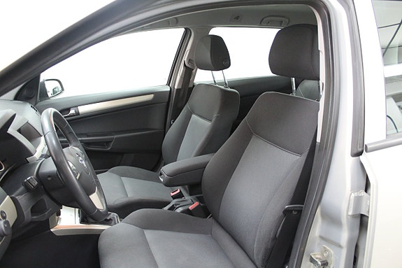 Opel Astra 15 of 17