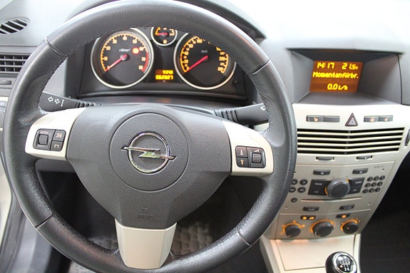 Opel Astra 11 of 17