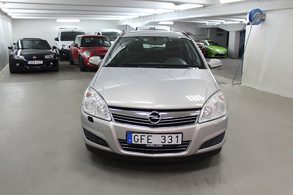 Opel Astra 2 of 5