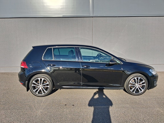 Volkswagen Golf VII 2 of 5