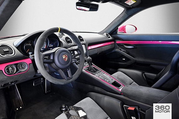 Porsche 718 Cayman GT4 RS 11 of 14