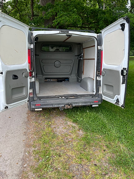 Opel Vivaro 2 of 5