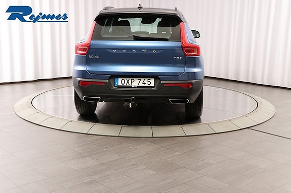 Volvo XC40 21 of 30