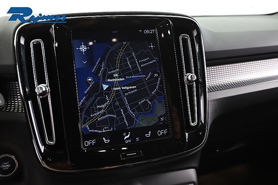 Volvo XC40 10 of 30